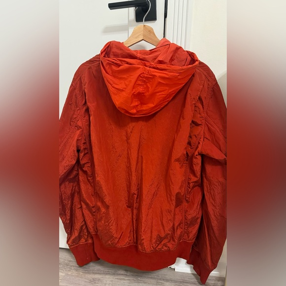 Stone Island Men's Vibrant Red Windbreaker Nylon Metal - Picture 2 of 6